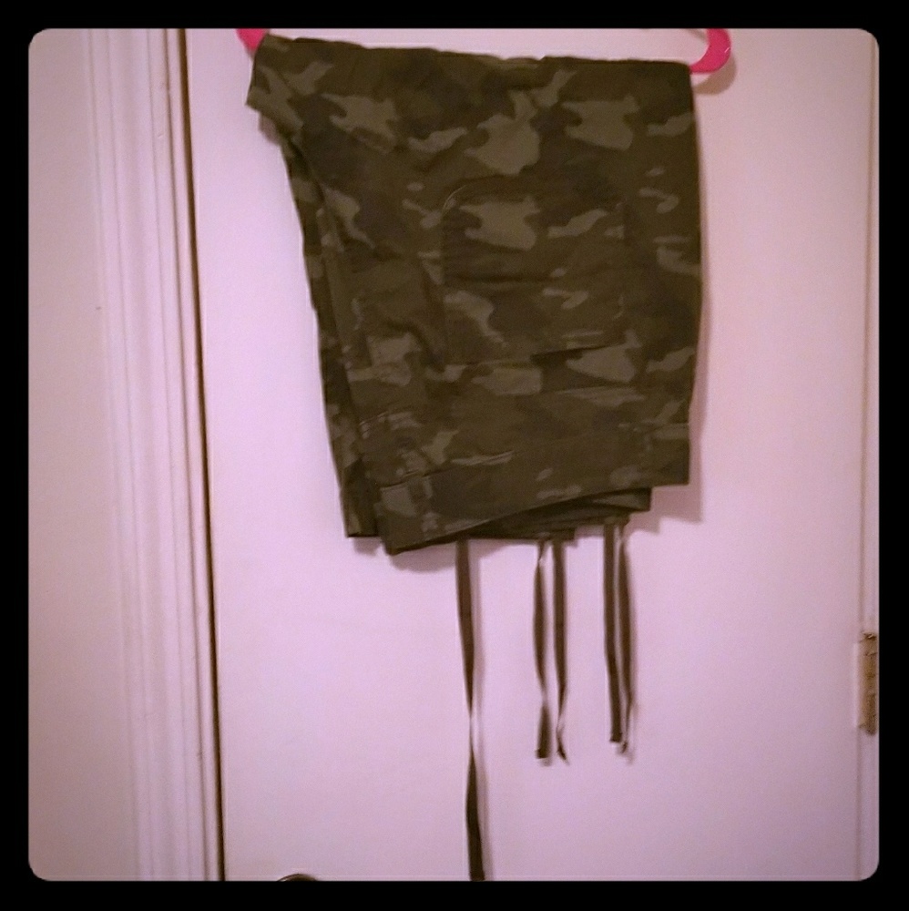 Camo Capri pants